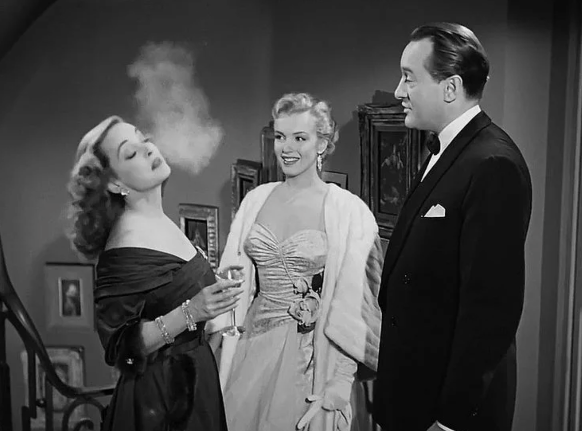 Мэрилин на экране с новым носиком. Кадр из к/ф "Все о Еве". Фото: pinterest.com
