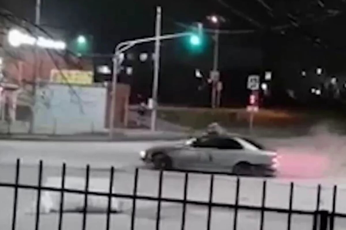    Дрифтер с пассажиром на крыше BMW попал на видео и в полицию в Волгограде