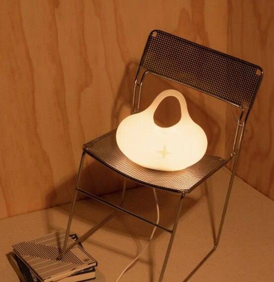 Светящаяся сумочка за 34 000 рублей 