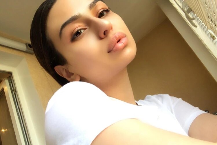 Операция по ринопластике для Каролины Саркисян стоила 255 тысяч рублей