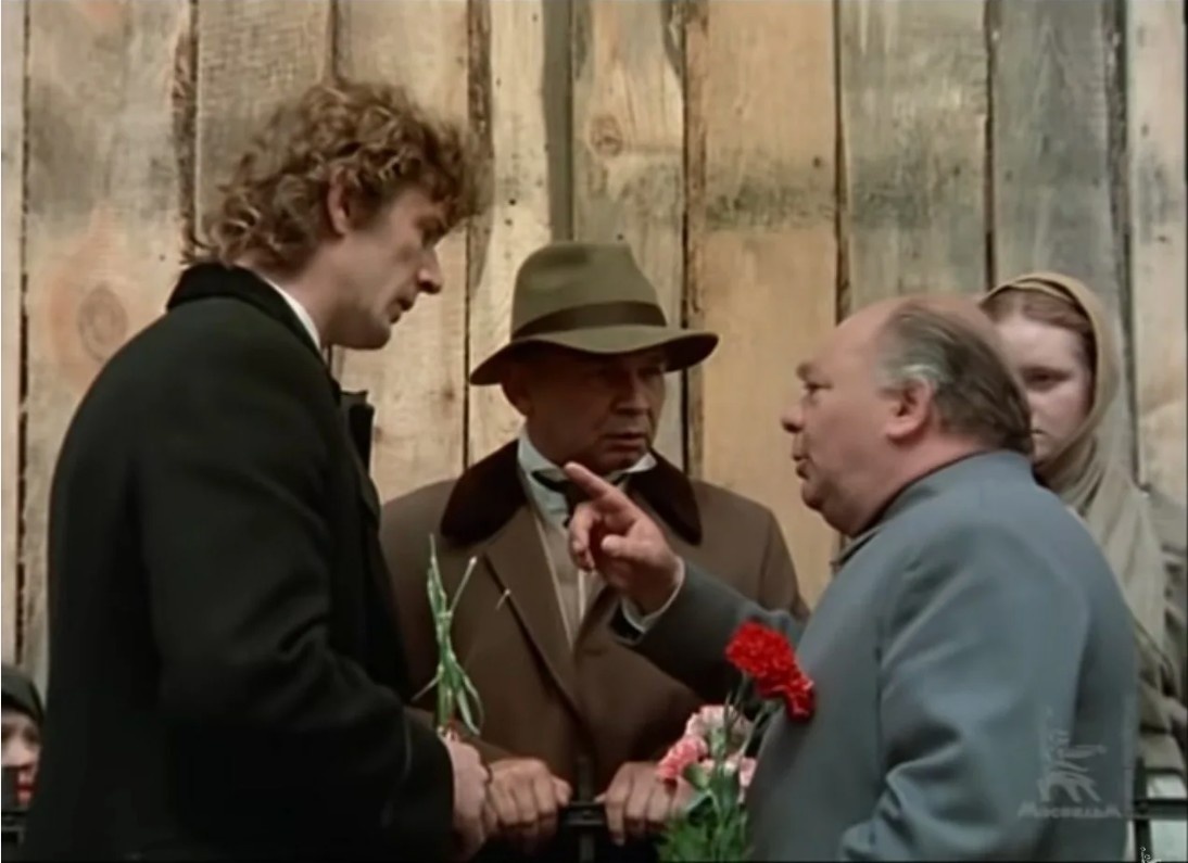 А это вот он, "любой"( кто просит Терешкову и Хрущёва и еже с ними). Там весь фильм на цитаты можно разносить.