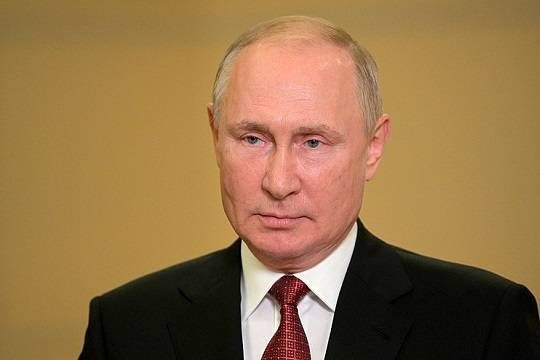    Владимир Путин поручил изучить причины, по которым студенты оставляют учёбу