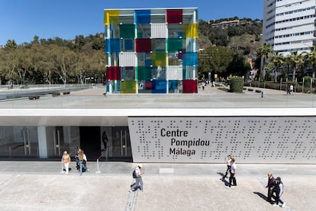 Вид снаружи Центра Помпиду в Малаге. GARCÍA-SANTOS (EL PAÍS)