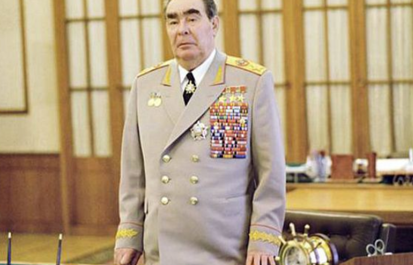 Комсомолец №1, коммунист №2