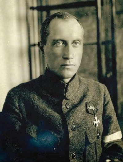 Алексей Николаевич Гришин-Алмазов (1880 — 1919) — русский военный деятель, один из руководителей белого движения в Сибири в 1918 году. Первый главнокомандующий Сибирской армией. Военный губернатор Белой Одессы в 1918 — 1919 гг. Застрелился при захвате парохода «Лейла» судами красных