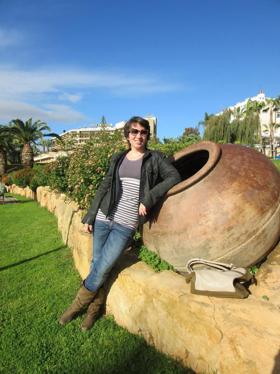 Автор не смог бы влезть в этот пифос. Из личного архива 