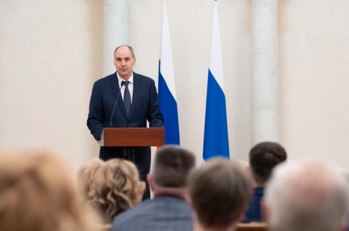    Паслер вручил федеральные и областные награды заслуженным уральцам