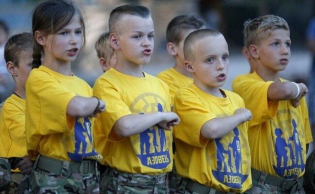 Дети в нацистском лагере «Азовец». Источник: nashkiev.ua
