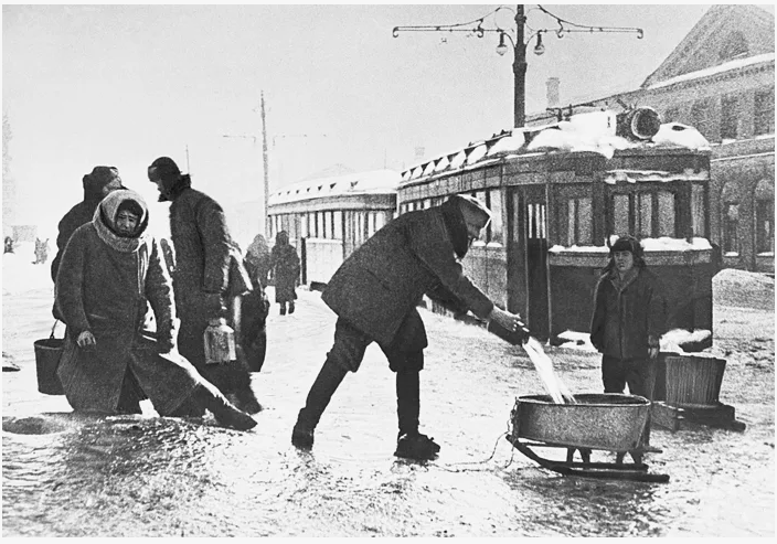 Многие горожане замёрзли насмерть, т. к. у них попросту не было возможности раздобыть дрова для отопления. В первый год зимы температура опускалась до -32,1 °C.