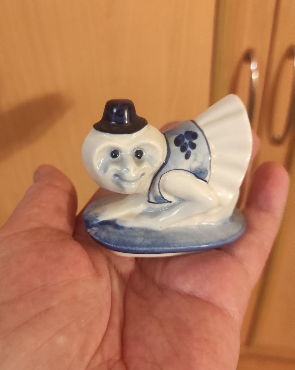 Листайте страницы галереи.