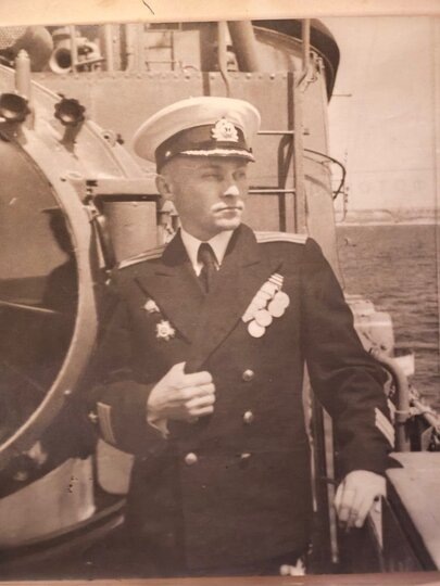    Дедушка Александр Васильевичпредоставлено героиней публикации