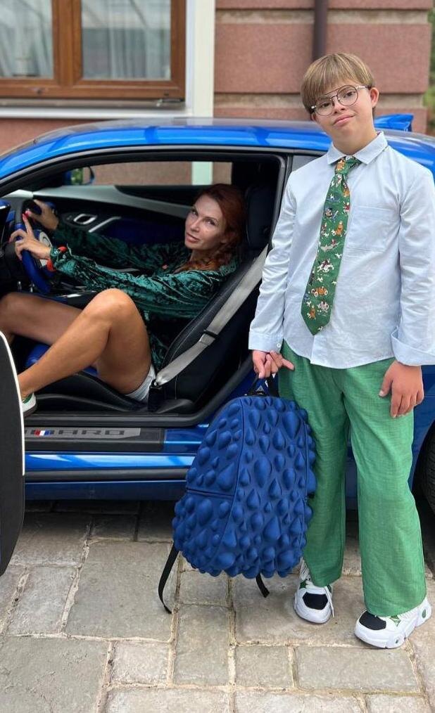 Эвелина Блёданс с сыном Семёном Сёминым