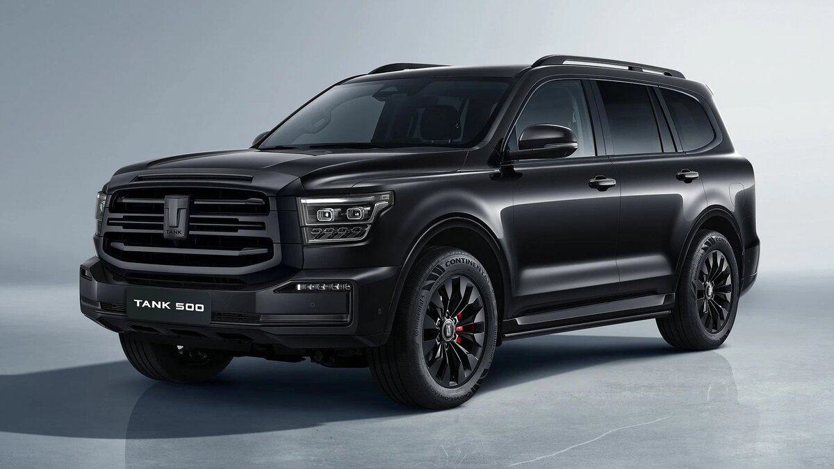 Внедорожник Tank 500 сочетает в себе роскошь, мощь и инновации, что делает его уникальным выбором для любителей активного отдыха.