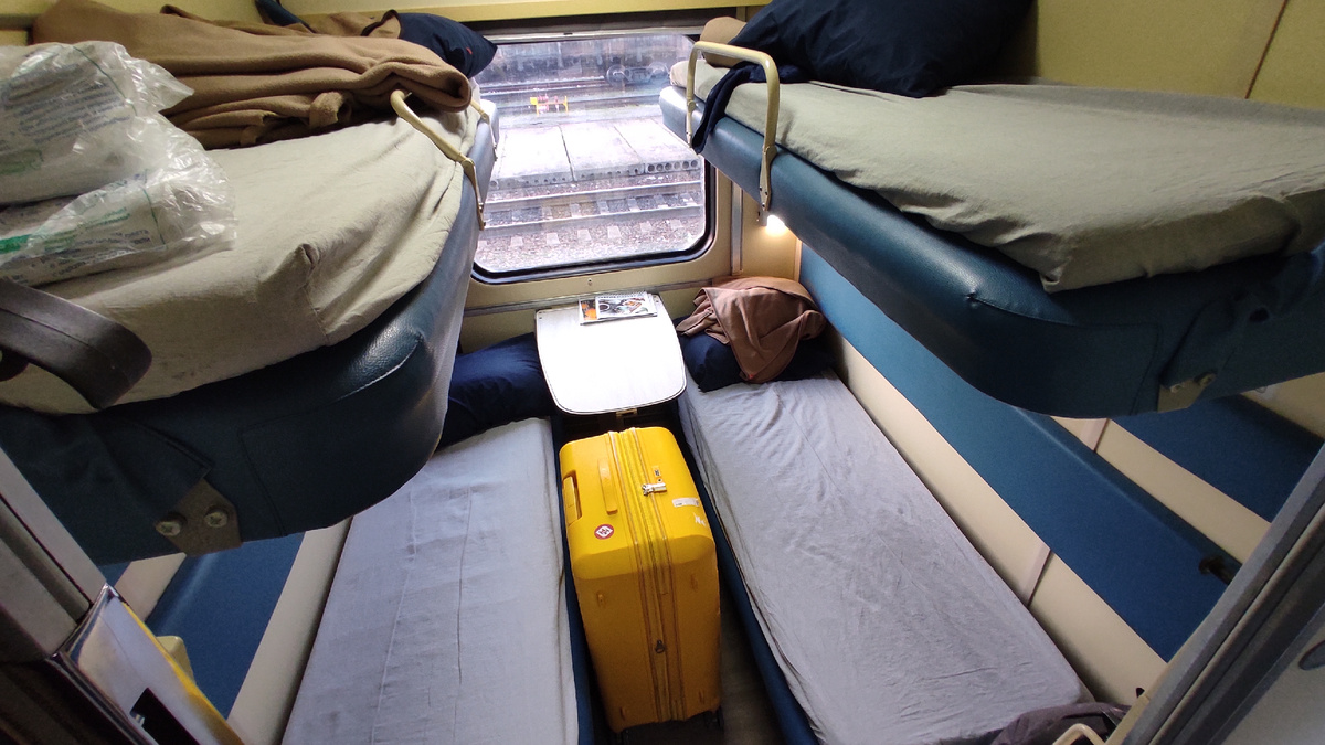 У каждого пассажира должна быть возможность сесть за стол. Фото: Кирилл Полиенко/Polienko: путешествуем вдвоём