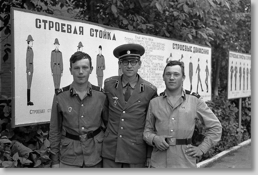 Строевики...