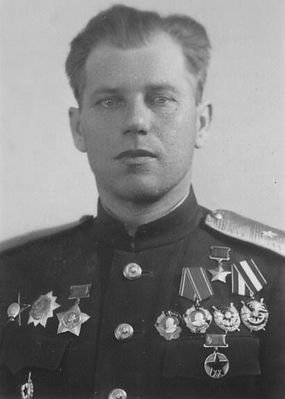 Гусев Иван Андреевич -  Герой Советского Союза (16.10.1943). Генерал-майор (1.09.1943). Руководил дивизией в Киевской наступательной и Киевской оборонительной, Житомирско-Бердичевской, Проскуровско-Черновицкой, Львовско-Сандомирской, Карпатско-Дуклинской, Западно-Карпатской наступательных операциях на 1-м Украинском и 4-м Украинском фронтах. 3 марта 1945 года был в четвертый раз ранен и контужен, долго лечился в госпитале.