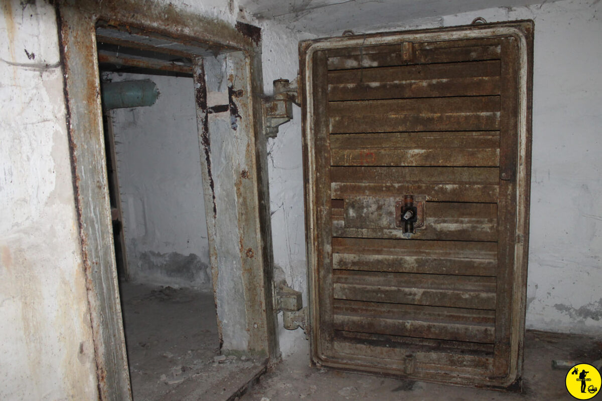 Гермодверь