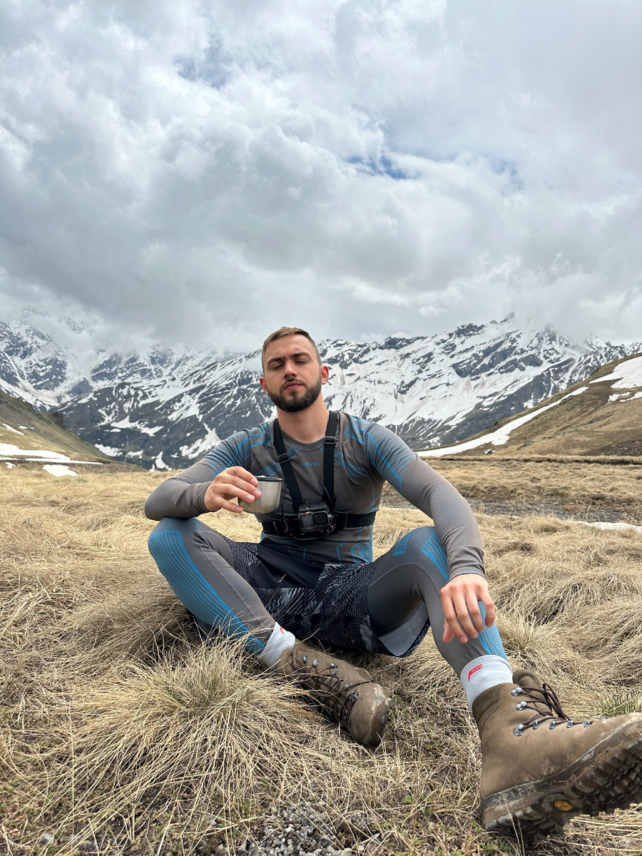 Я на пути к вершине Эльбруса, но об этом чуть позже.