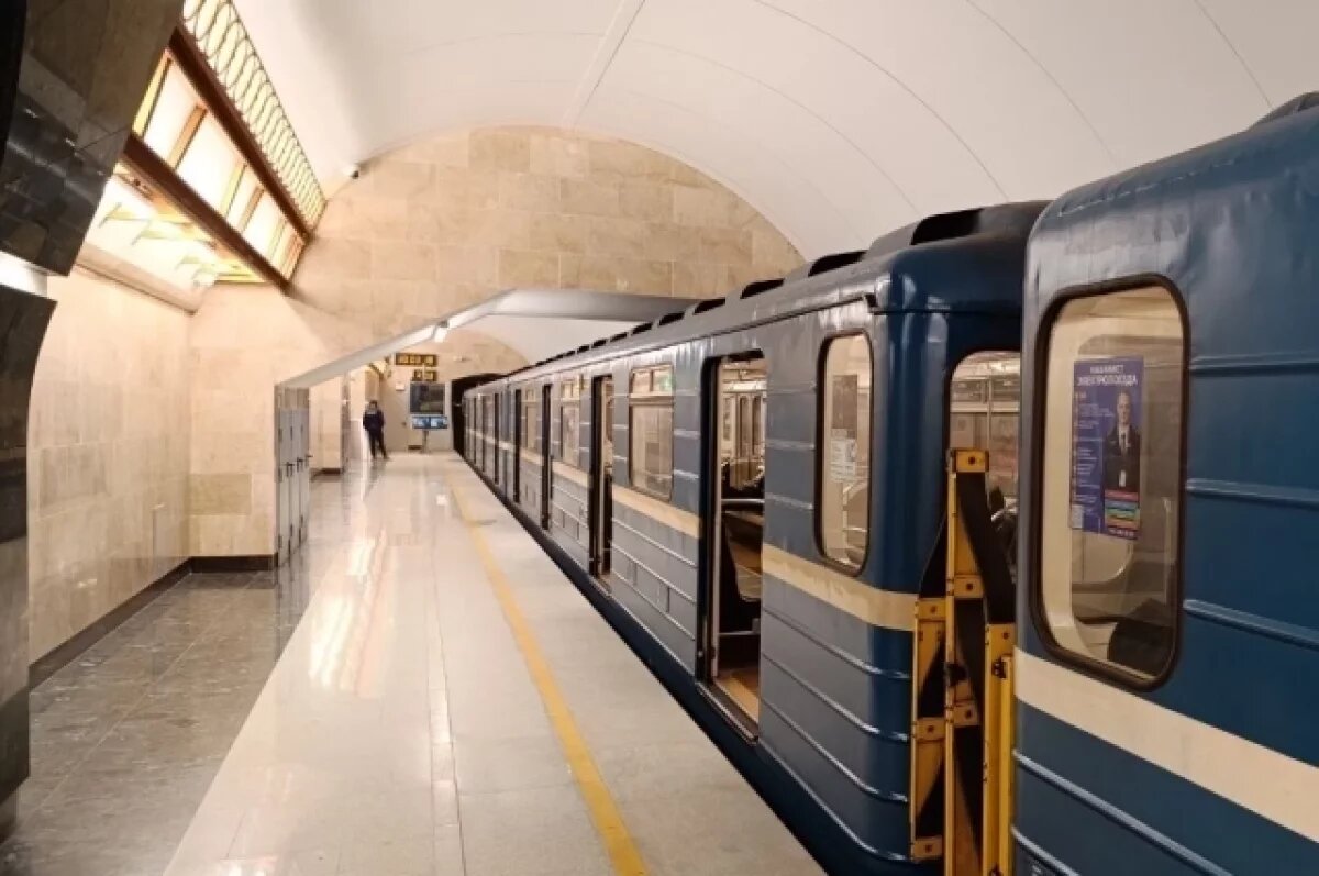    Толкнувшая возлюбленного под метропоезд в Москве не раз избивала его мать