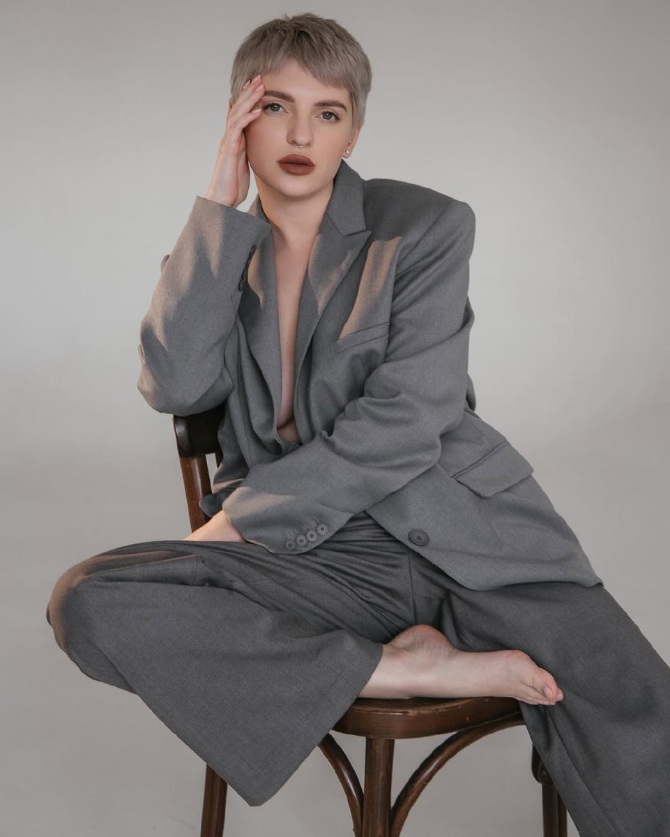 Так я выглядела задолго до тех миллионных запусков, которые имею сейчас) 