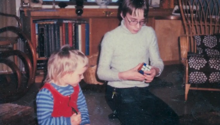 Линус Торвальдс с младшей сестрой.