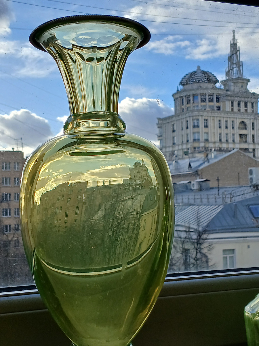 Ваза из коллекции Л.М.Гурченко. фото Ольги Бородиной