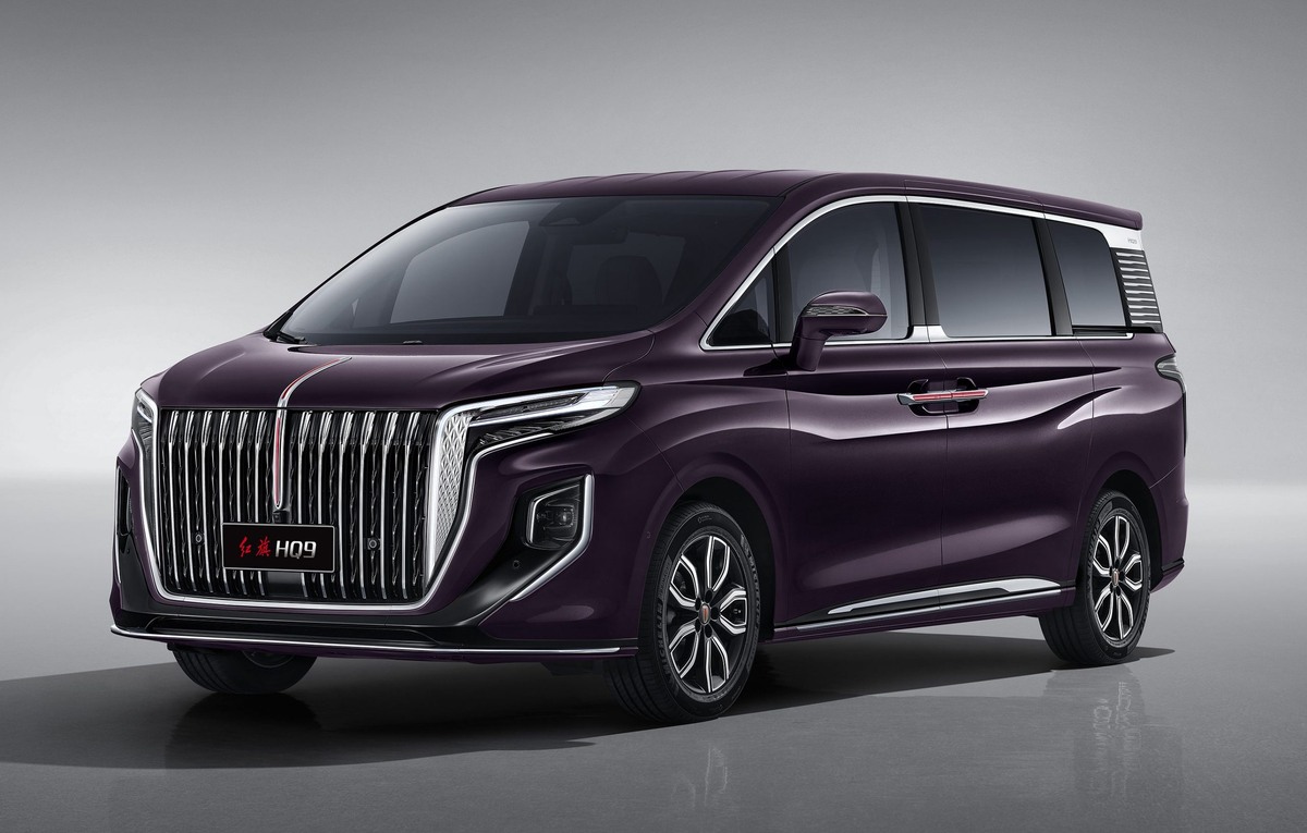 Hongqi HQ9 выходит на российский рынок в двух комплектациях.