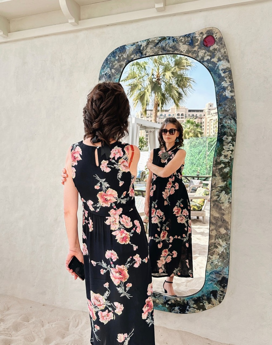 Наташа Дорогая. Отражение в зеркале.