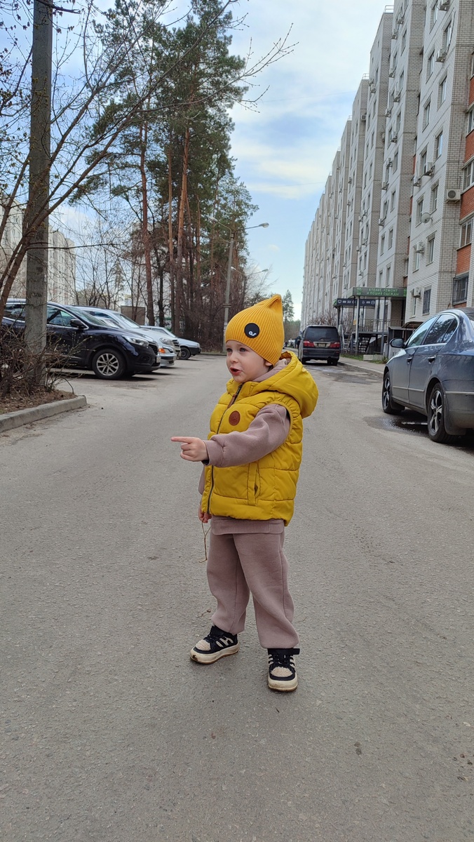 Вот туда пойдëм. 