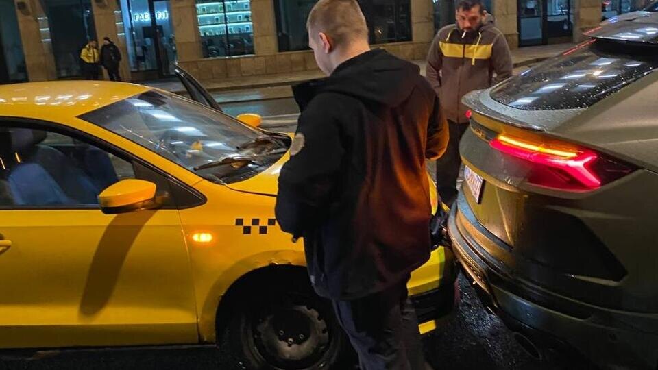     Таксист врезался в Lamborghini Urus Егора Крида РЕН ТВ