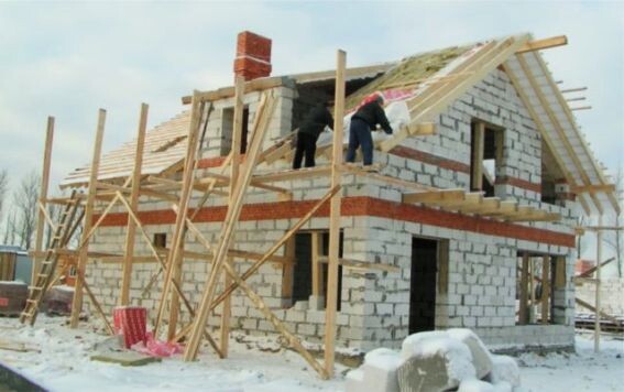 Не успели построить дом к зиме, а кто виноват?