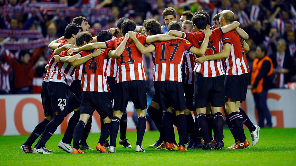 Футболисты «Атлетико» (Бильбао) празднуют выход в финал Лиги Европы, 26 апреля 2012 года.📷Фото: Juan Manuel Serrano Arce / AP
