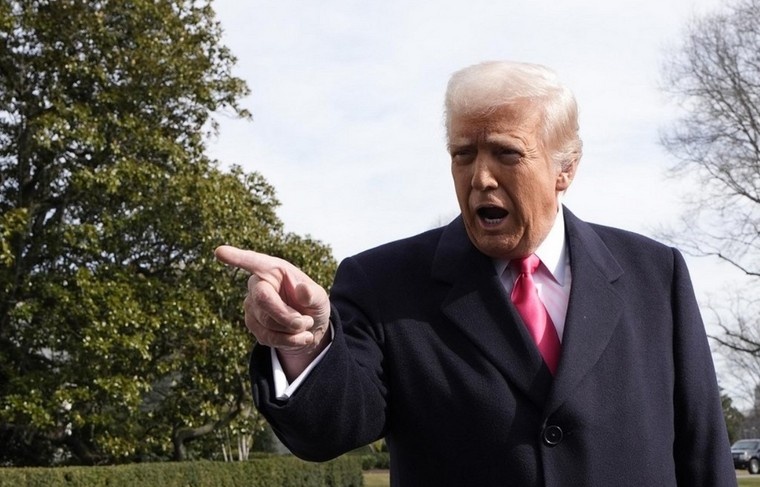    uri Gripas/Pool/Global Look Press