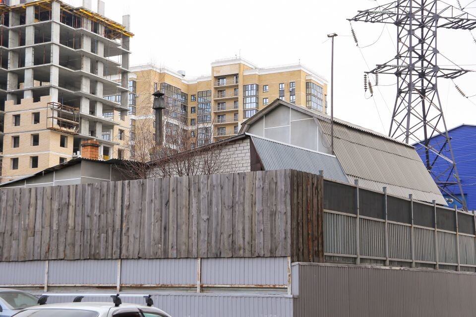    Частный сектор и стройка. Источник: Виталий Барабаш