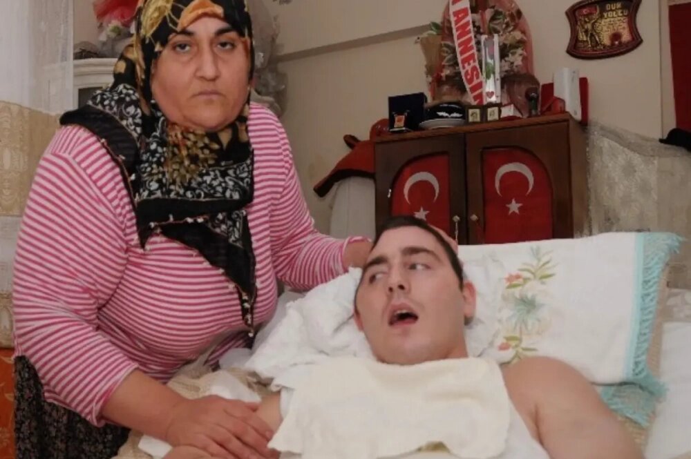    Гульсум Кабадайы и Умут. Фото: соцсети