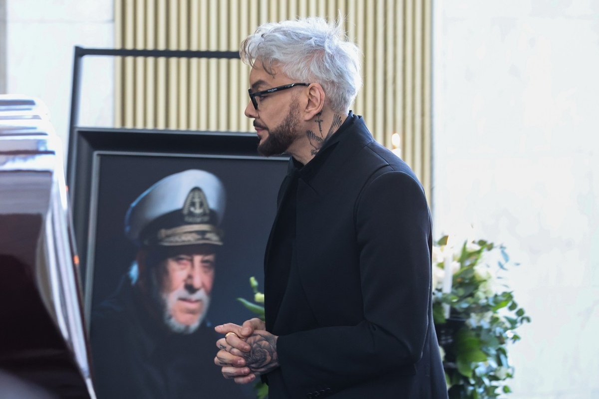 В момент ухода отца Филипп Киркоров был в Марокко. Фото: социальные сети.