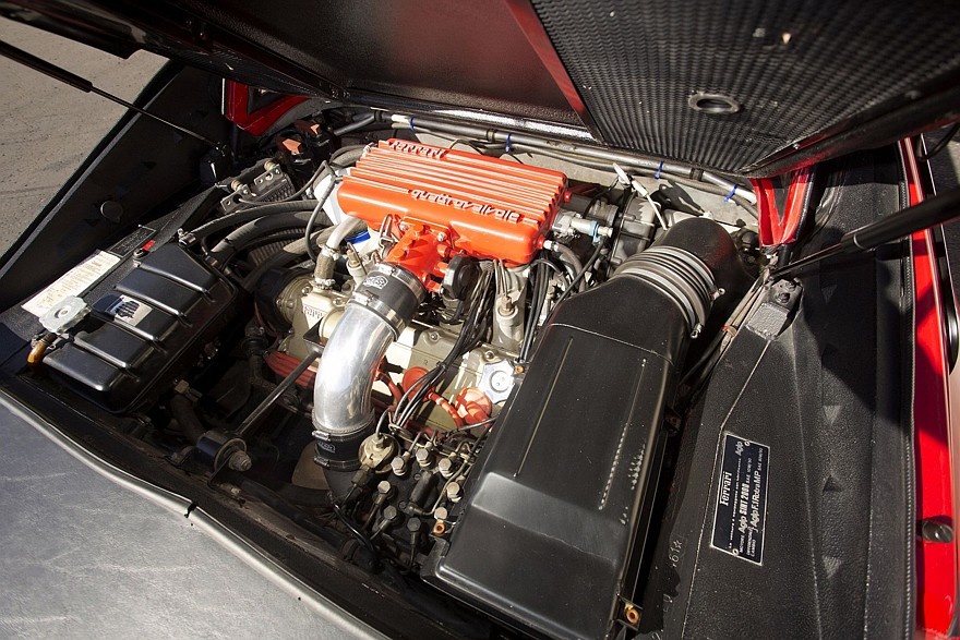    Двигатель Ferrari 308 GTB Quattrovalvole. Фото: autowp.ru