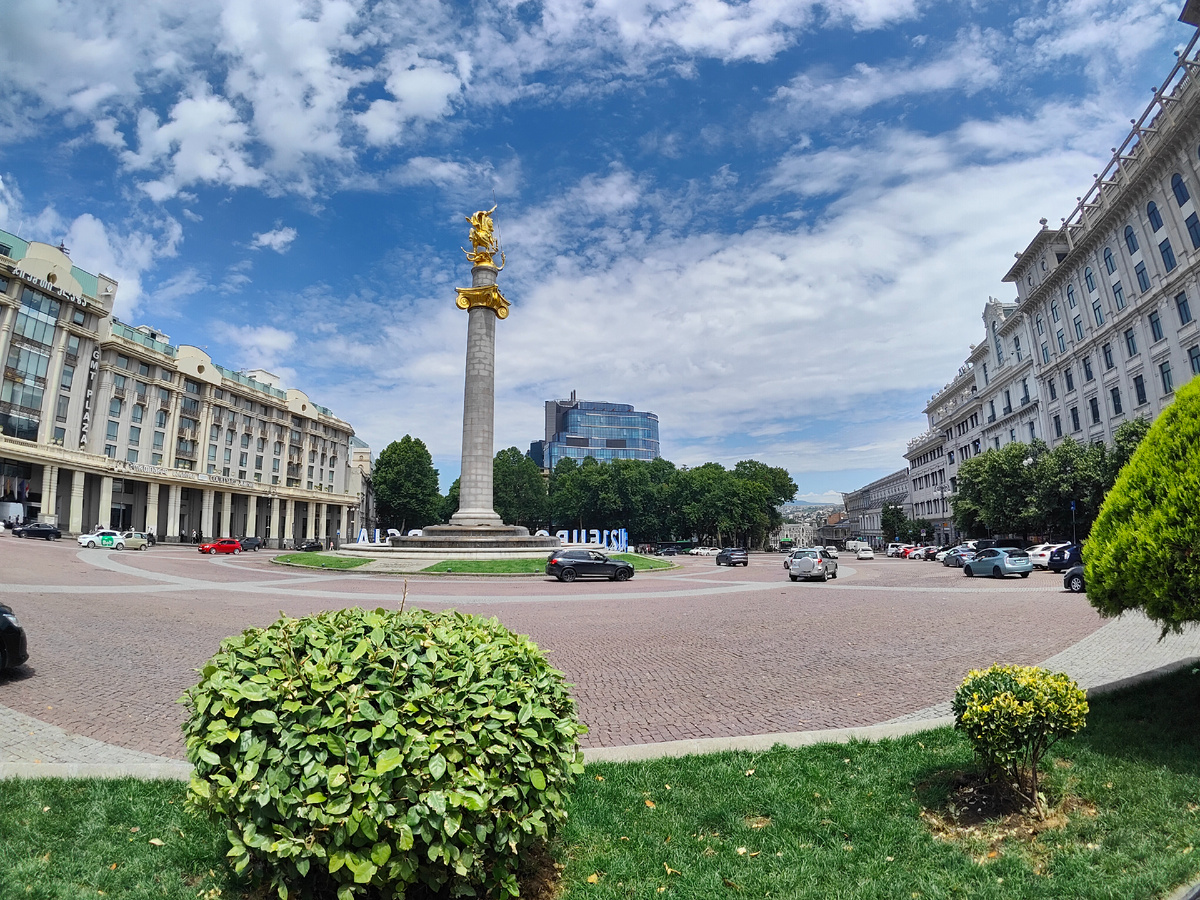 Площадь Свободы в Тбилиси