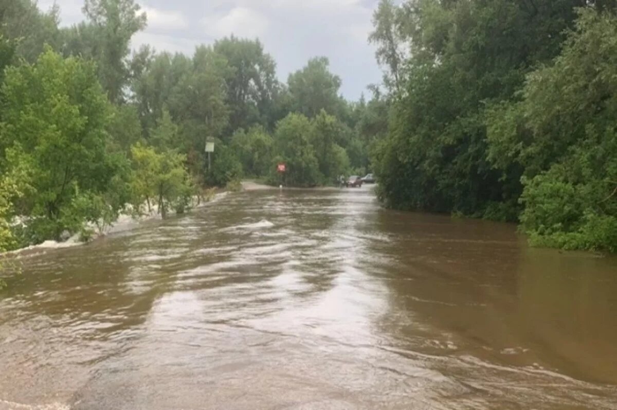    В Башкирии река Ик подтопила дороги в деревне Юлдашево