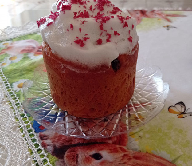 Пасхальный кулич из цельнозерновой муки
