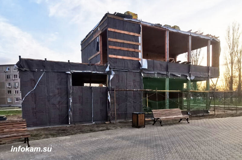    Вид будущего кафе на набережной реки Камышинки (2 апреля 2025 год)