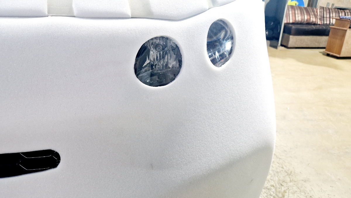 Защита фар тоже есть!