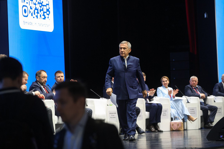    «Энергетика — ключевое звено в устойчивом развитии региона, в котором будущее за инновациями, чистыми технологиями и эффективным управлением ресурсами», — такими словами накануне раис Татарстана Рустам Минниханов открыл пленарное заседание форума «Энергопром»