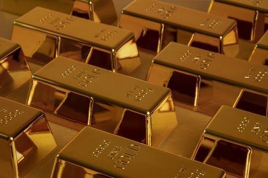    Цены на золото впервые поднялись выше 3200 долларов за унцию