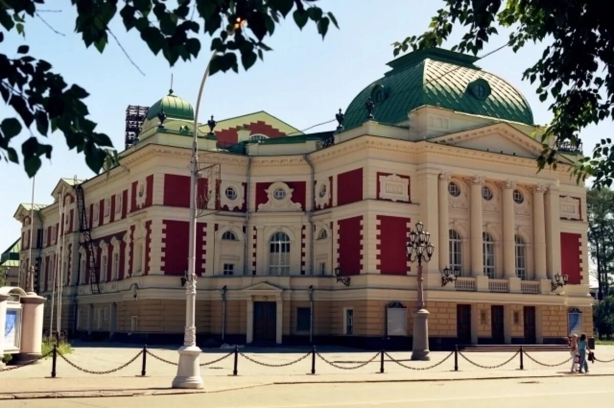    Виталий Венгер и Наталия Королева отдали театру большую часть жизни.
