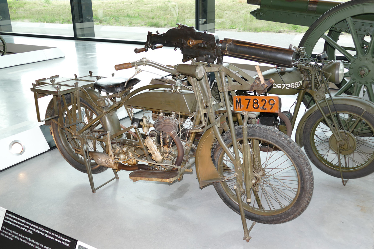 Eysink 3 1/2 HP в экспозиции Nationaal Militair Museum.