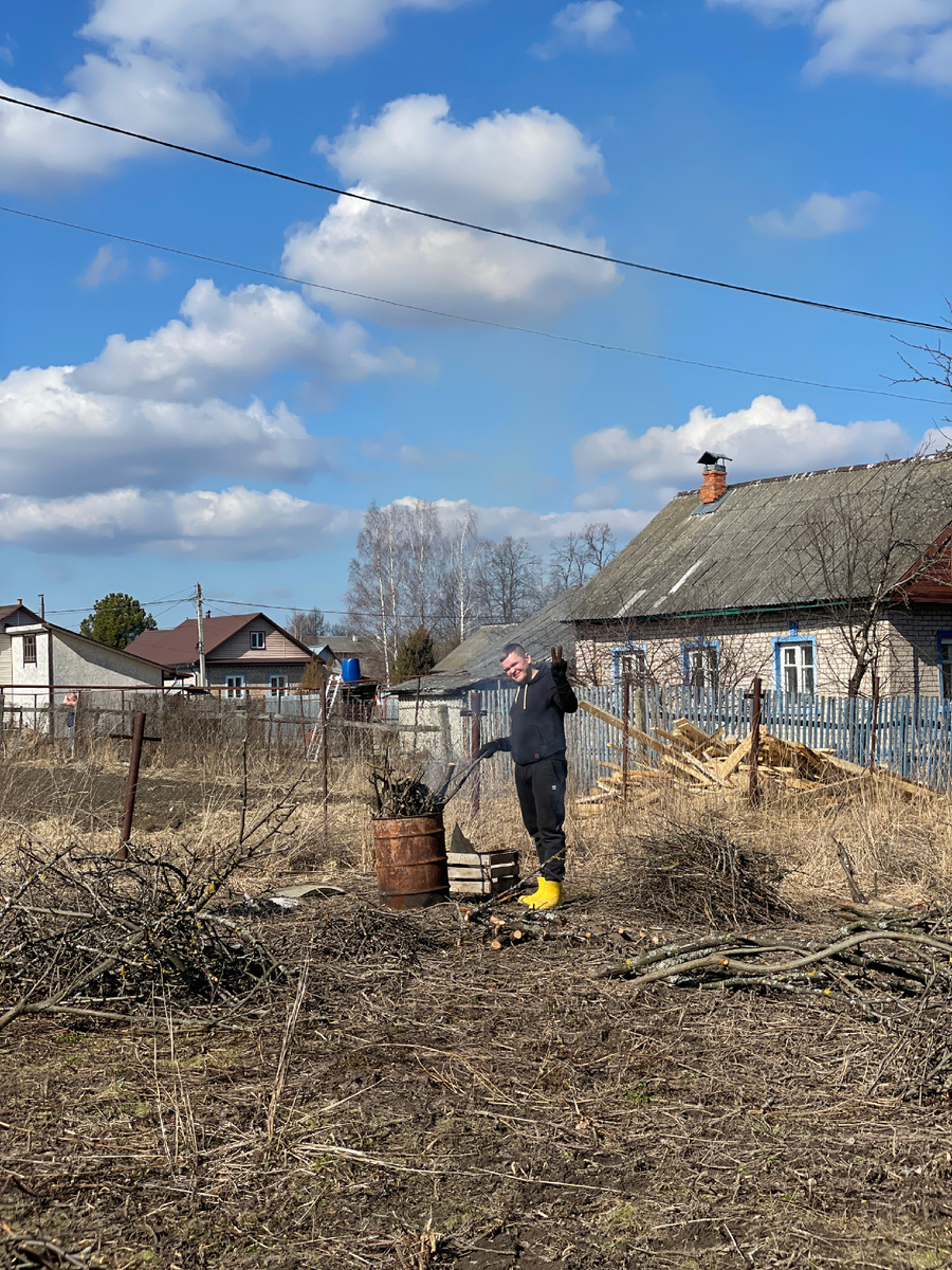 Веток было очень много