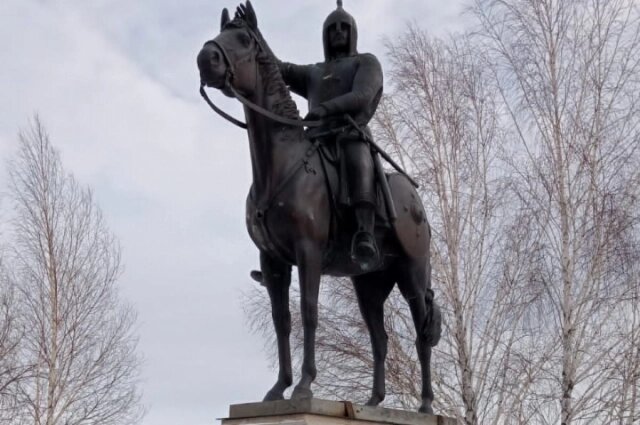    Памятник хану Котрагу Фото: Дуслык - официальный сайт татар Самары и Самарской области