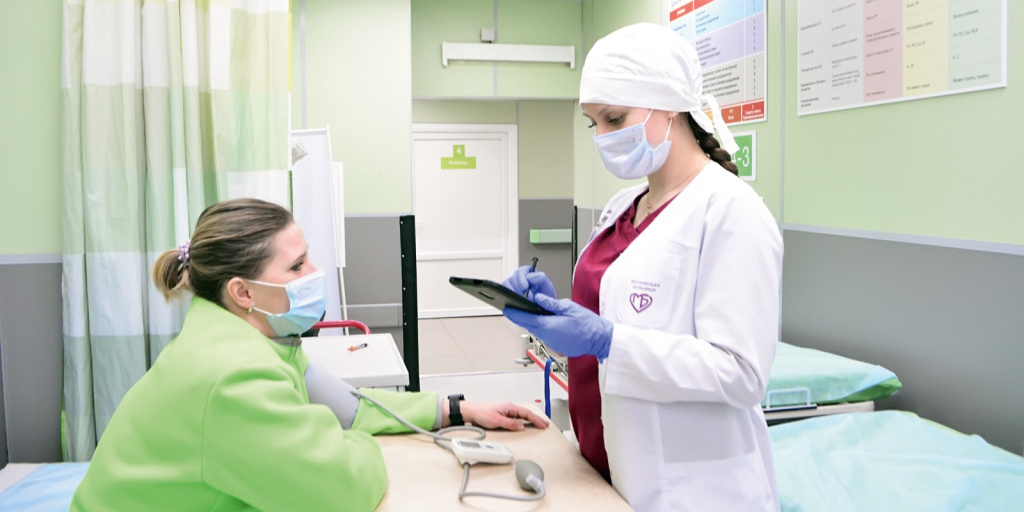 Наблюдение за пациентами в реальной клинической практике позволяет получать новые данные о действии того или иного препарата. Фото: mos.ru