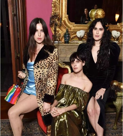 Скаут Уиллис, Таллула Уиллис и Румер Уиллис 5 декабря 2019 года в Лос-Анджелесе, Калифорния